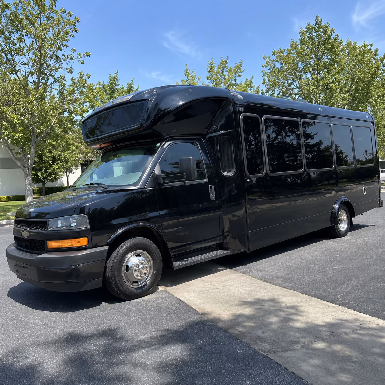 fort collins 15 passenger party bus
