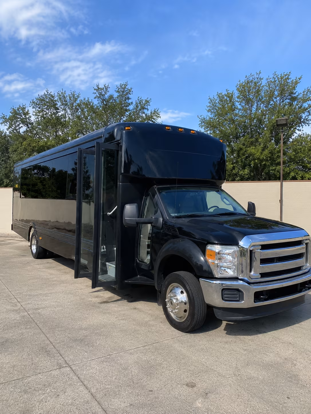 fort collins 20 passenger party bus